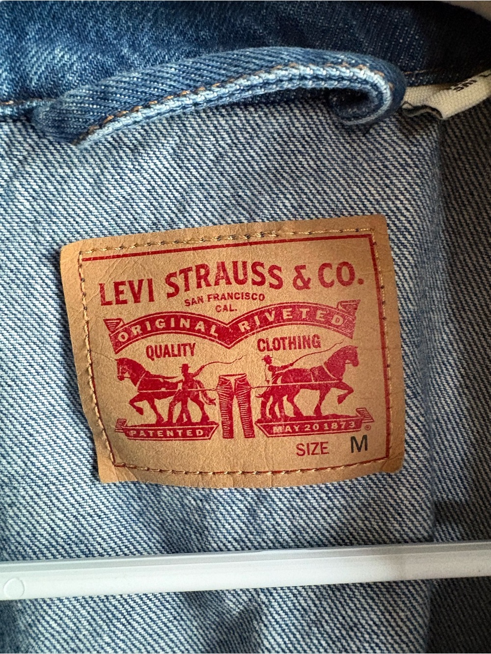 Levi's Two-Tone Blue Denim Jacket - Picture 2 of 2